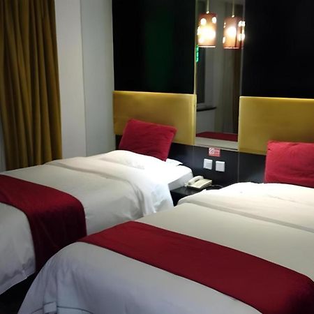 Super 8 Hotel Beijing New National Exhibition Yumin Street Exterior photo