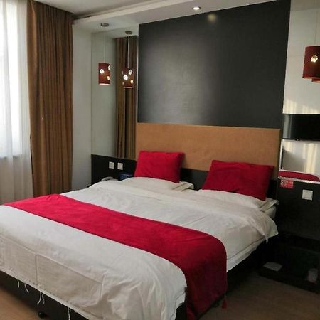 Super 8 Hotel Beijing New National Exhibition Yumin Street Exterior photo