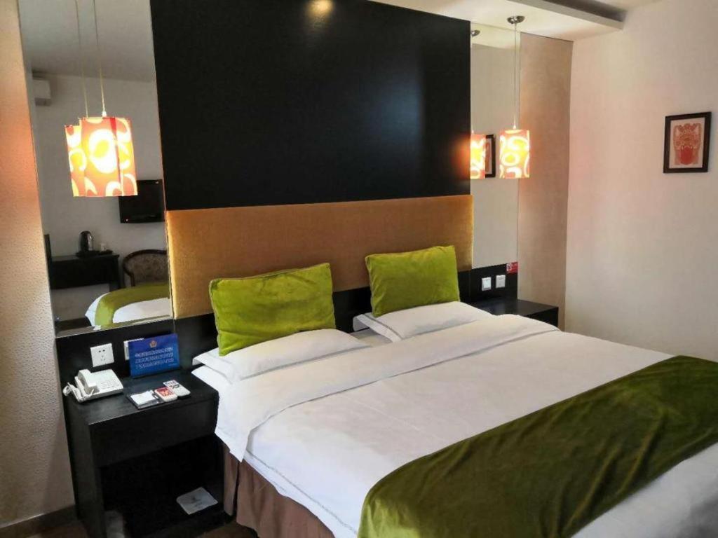 Super 8 Hotel Beijing New National Exhibition Yumin Street Exterior photo