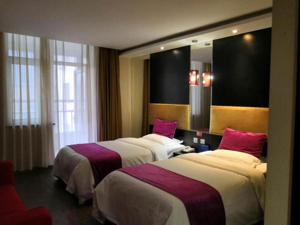 Super 8 Hotel Beijing New National Exhibition Yumin Street Exterior photo