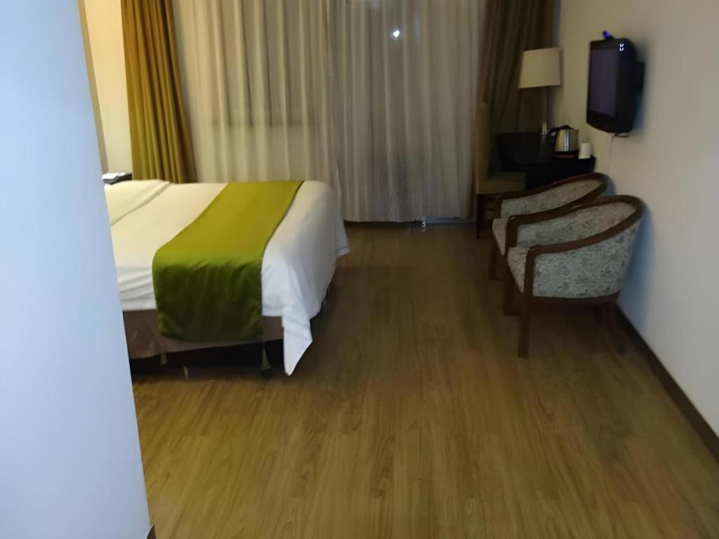Super 8 Hotel Beijing New National Exhibition Yumin Street Exterior photo