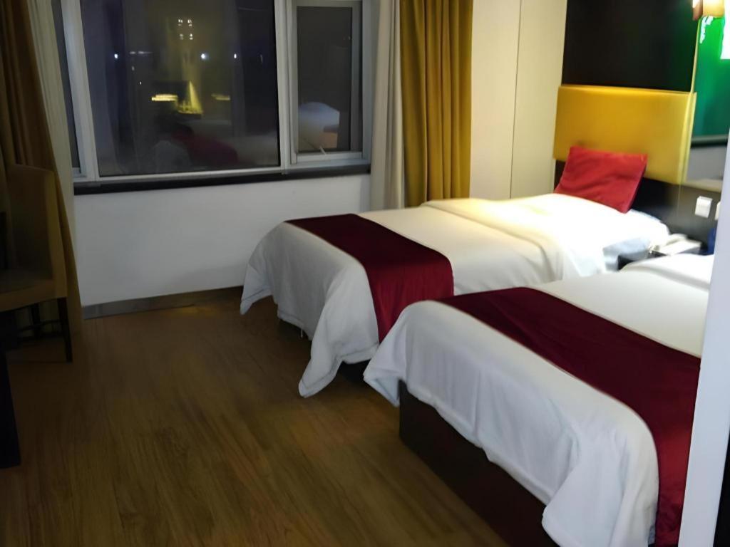 Super 8 Hotel Beijing New National Exhibition Yumin Street Exterior photo