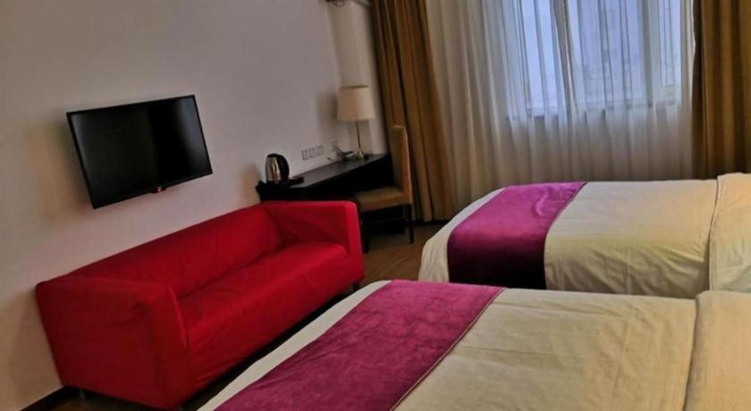 Super 8 Hotel Beijing New National Exhibition Yumin Street Exterior photo